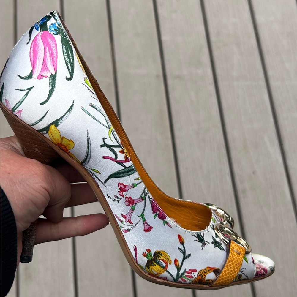 GUCCI Botanical Floral Flora Satin & Karung Horsebit Peep Toe Pumps 8 B Italy - Picture 2 of 11